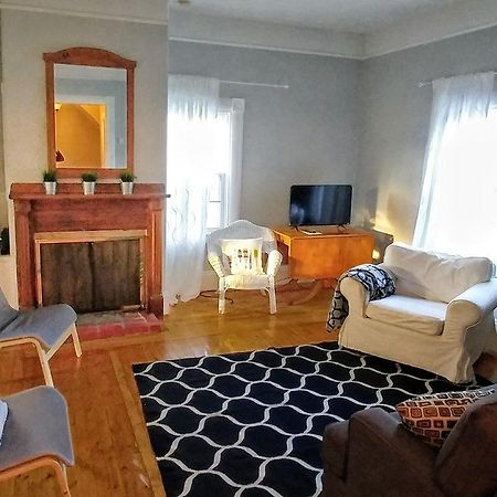 Apartamento Beside The Tulip Tree Shelburne Exterior foto