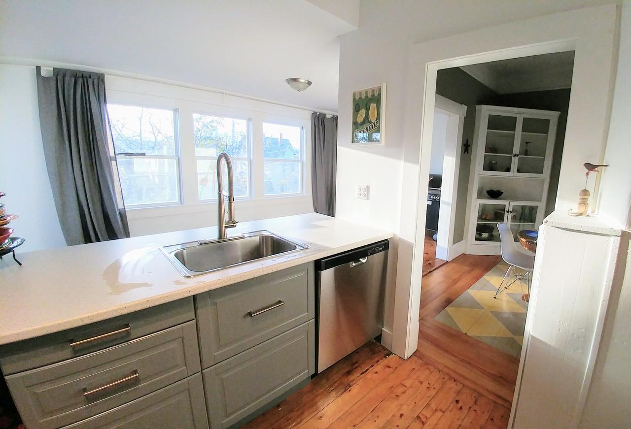 Apartamento Beside The Tulip Tree Shelburne Exterior foto