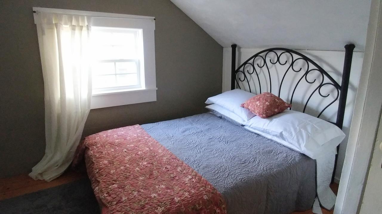 Apartamento Beside The Tulip Tree Shelburne Exterior foto